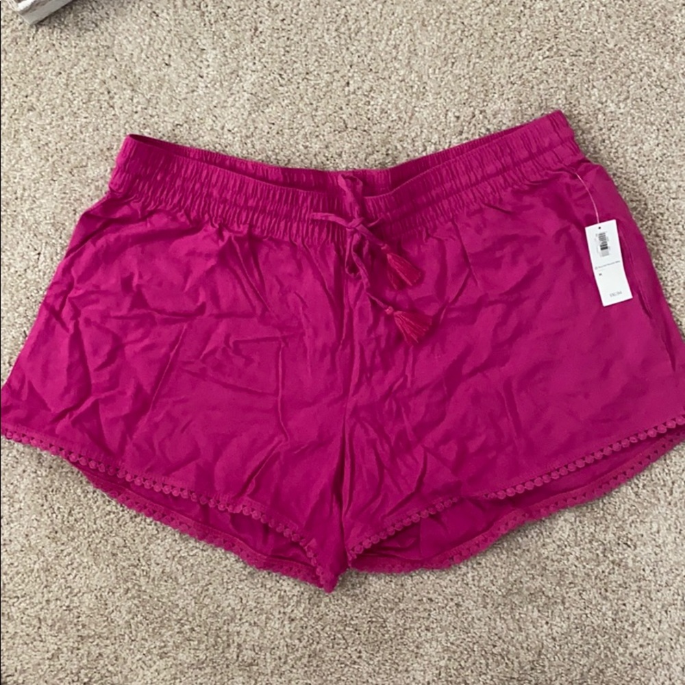 NWT Old Navy Magenta color shorts. Size M